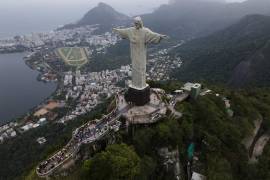 En esta imagen aérea tomada con un dron, la estatua del Cristo Redentor se encuentra en Río de Janeiro, Brasil. AP/Lucas Dumphreys