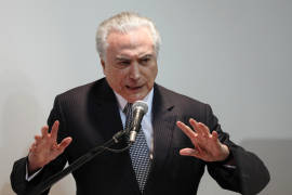 Pide Michel Temer suspender a fiscal general