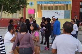 Cambian a maestros de la CNTE en 12 escuelas de Oaxaca