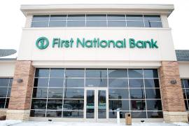 First National Bank deja de producir tarjetas de crédito para la NRA