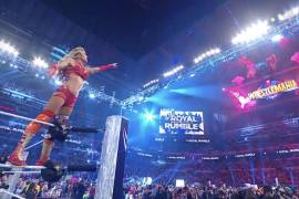 El Lucas Oil Stadium se llenó de emoción cuando Charlotte Flair se coronó ganadora del Royal Rumble 2025.