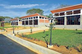 En México aumentó la cifra en licenciatura y posgrado en 240 mil 678 alumnos; sin embargo, los recursos otorgados a este nivel se redujeron 2.4% en el último año.