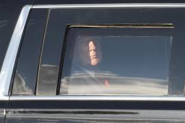 El presidente Donald Trump llega para abordar el Marine One en The Ellipse, cerca de la Casa Blanca, el viernes 18 de septiembre de 2026, en Washington.