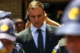 Pistorius sale de la cárcel para cumplir pena domiciliaria