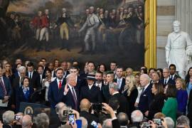 Donald Trump jura como 47º presidente de EE.UU. en la Rotonda del Capitolio de Estados Unidos en Washington.