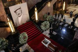 El primer actor mexicano Ignacio López Tarso fue homenajeado en el Palacio de Bellas Artes después de su fallecimiento a los 98 años tras varios días hospitalizado.