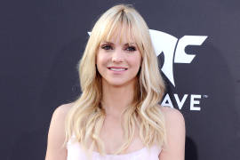 Anna Faris dice sentirse “con miedo” de publicar libro sobre su vida