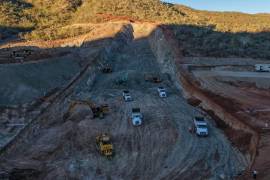 De visita en Guanajuato, la mandataria condicionó el proyecto a un acuerdo con las comunidades que lo rechazan.