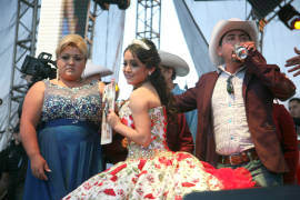 Banda Jerez abre el baile en los XV de Rubí