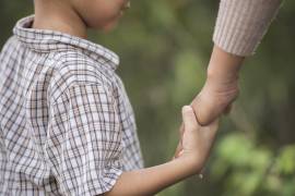 Liliana Salinas Valdés informó que el DIF Coahuila fortalece las estrategias para promover la adopción de menores mayores de 9 años y adolescentes bajo resguardo del Estado.