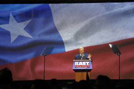 El candidato presidencial José Antonio Kast, del opositor Partido Republicano, celebra su victoria en la segunda vuelta de las elecciones presidenciales en Santiago, Chile.