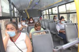 Impacto. Aunque hay pocas unidades prestando servicio, algunas circulan con menos del aforo permitido.