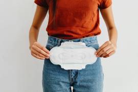 La menstruación es una parte natural de la vida de muchas personas, y elegir el producto adecuado para gestionar el flujo menstrual es clave para sentirse cómoda, segura y cuidar la salud íntima.