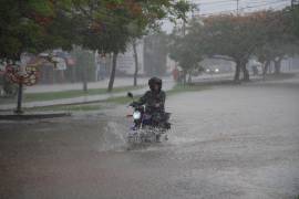 Este día, domingo 20 de septiembre, una zona de baja presión con probabilidad para desarrollo ciclónico o posible ciclón tropical al sur de las costas de Jalisco, Colima y Michoacán, propiciará lluvias.