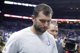 Apuesta mil dólares por Andrew Luck... el QB se retira de la NFL