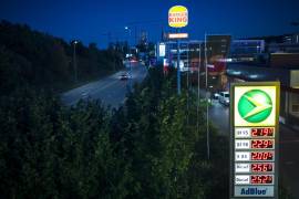 Los precios se muestran en una gasolinera en Regensdorf, cerca de Zurich, Suiza, el 22 de septiembre de 2026.
