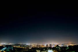 Cielo de A Coruña, España. Debido a la contaminación lumínica el 85 por ciento de los habitantes del planeta vive bajo cielos afectados por este problema ambiental que les impide que puedan ver las estrellas.