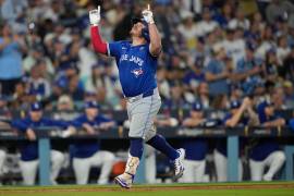 El tijuanense ha sido pieza clave detrás del plato para que los Blue Jays estén a un paso del título.