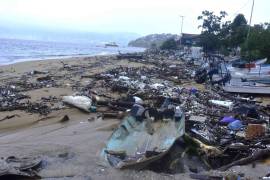 Las lluvias provocadas por la tormenta ‘John’ continúan afectando al puerto de Acapulco. Las autoridades han pedido a la población continuar extremando precauciones.