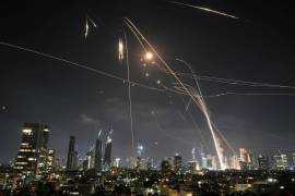 Irán ha dado una respuesta en represalia a los bombardeos a manos de Israel la madrugada del viernes en Teherán, de acuerdo con el medio estatal IRNA.