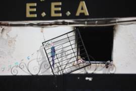 Las autoridades no han divulgado las edades de las víctimas y no reportaron fallecimientos ni lesiones entre adultos. Tampoco han revelado qué causó el incendio.