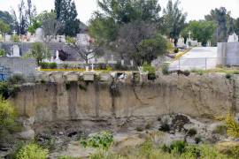 Saltillo: ante afectación a gavetas fúnebres, Jardines del Santo Cristo busca canalizar arroyo El Pituchín