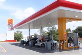 Diferencia de precios en gasolina premium supera los tres pesos por litro en Saltillo.