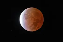 Habitantes de Coahuila podrán observar este jueves, a simple vista, el avance de la sombra terrestre sobre la luna en el eclipse parcial.