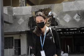 La enviada especial de ACNUR, Angelina Jolie, llega a Yemen en una visita para ayudar a llamar la atención sobre las catastróficas consecuencias del conflicto de 7 años. AP/Marwan Tahtah/UNHCR