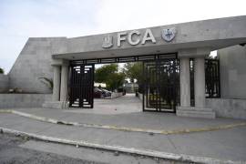 Maestros de la FCA se deslindan de la propuesta de la directora de ampliar el periodo de reelección.