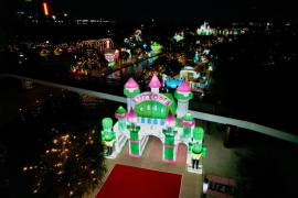 Luztopía regresó a las instalaciones del Parque Fundidora para su octava edición titulada “Expreso Polo Norte”.