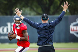 Deshaun Watson logra millonaria extensión de contrato