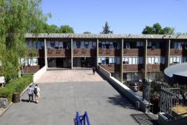Ante la llegada de inversiones en el País, las instituciones educativas aceleran la adopción de la educación dual y alianzas con plataformas en línea para capacitar a los jóvenes frente a la automatización.