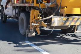 Se llevaron a cabo labores de pintura y delimitación de carriles en distintas vialidades de este sector.