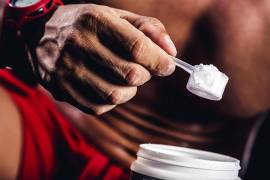 Descubre los errores más comunes al tomar creatina y cómo pueden afectar tus riñones. Guía clara, útil y optimizada para evitar riesgos innecesarios.