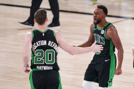 Celtics siguen con vida al vencer al Heat de Miami