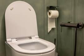 Las burbujas o espuma en la orina suelen generar inquietud inmediata.