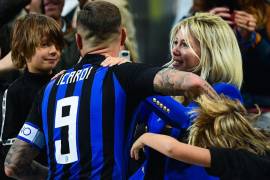 Se encienden los ánimos en el Inter de Milán: arrojan piedra al auto de Wanda Nara, la esposa y representante de Icardi