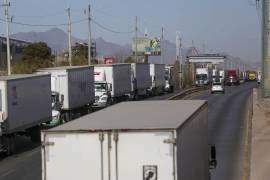 Transportistas acusaron que la situación ha disparado los tiempos de espera para cruzar en la frontera Piedras Negras-Eagle Pass.