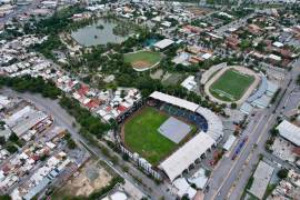 Vista general del Estadio Francisco I. Madero, inmueble que recibirá césped sintético para 2026.