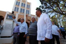 ‘Buitres’ cincuentenarios honran a su Alma Mater