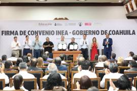 Autoridades estatales y federales formalizaron una estrategia conjunta para ampliar el acceso a la educación de jóvenes y personas adultas.
