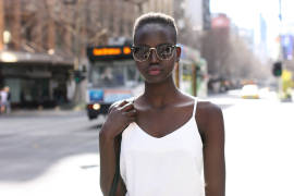 Adut Akech, la nueva musa de Karl Lagerfeld es refugiada y de origen sudanés