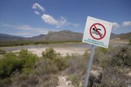 Autoridades advirtieron sobre los riesgos ocultos en la presa Palo Blanco, como zonas profundas y presencia de lodo.