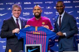 Vidal ya fue presentado en el Barcelona y llega a ganar la Champions