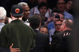 Escándalo en la NBA, golpes en la cancha de los Knicks en pleno partido
