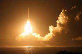 Un cohete H3 despega del Centro Espacial de Tanegashima, en la prefectura de Kagoshima, en el sur de Japón, el martes 20 de octubre de 2026.