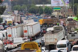 Los transportistas exigen condiciones de seguridad para circular y los campesinos, entre otras cosas, piden fijar precios de garantía para sus productos.