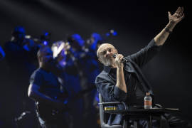 15 fans se rinden ante Phil Collins en el Palacio de los Deportes