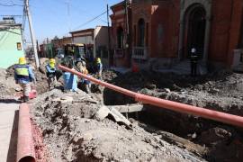 Comerciantes del callejón Ocampo se sumaron a las quejas por el suministro intermitente de agua debido a las obras, lo que afecta sus actividades económicas.